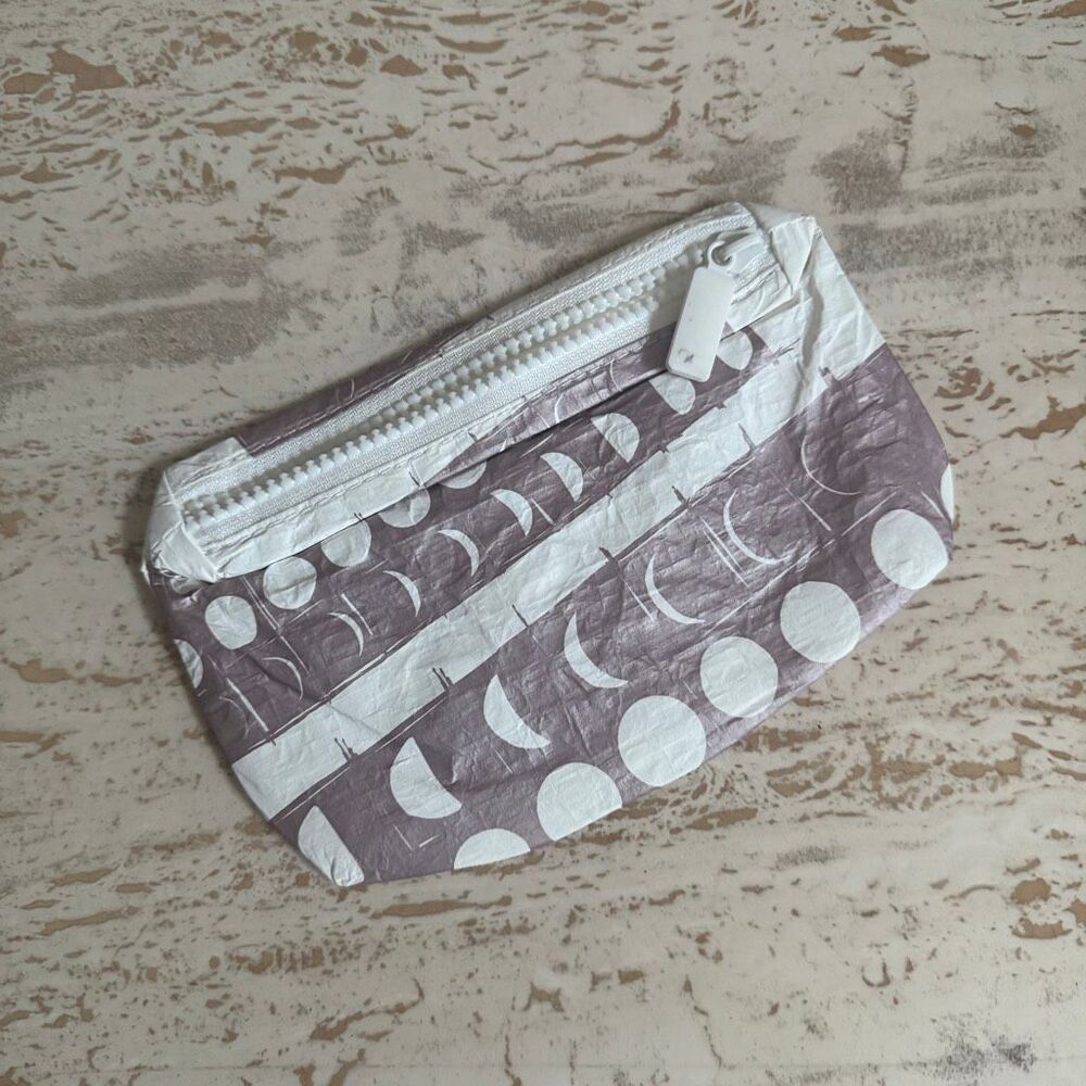 Aloha Collection Kealopiko mini pouch - rose gold moon phase print - Picture 4 of 10